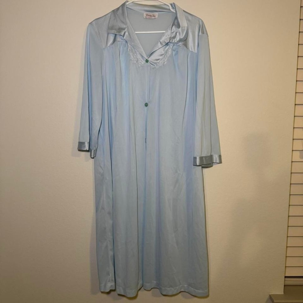 Light Blue Lace Vintage Nightgown Vanity Fair Classic Sleepwear